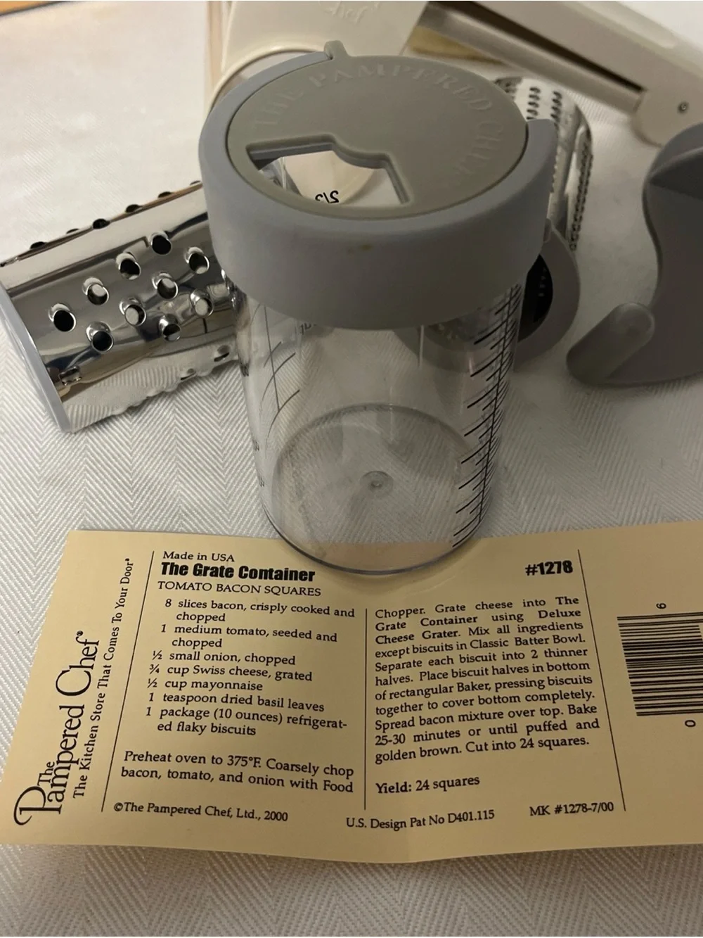 The Pampered Chef Deluxe Cheese Grater 1275 Hand Held Manual Rotary W/ Container